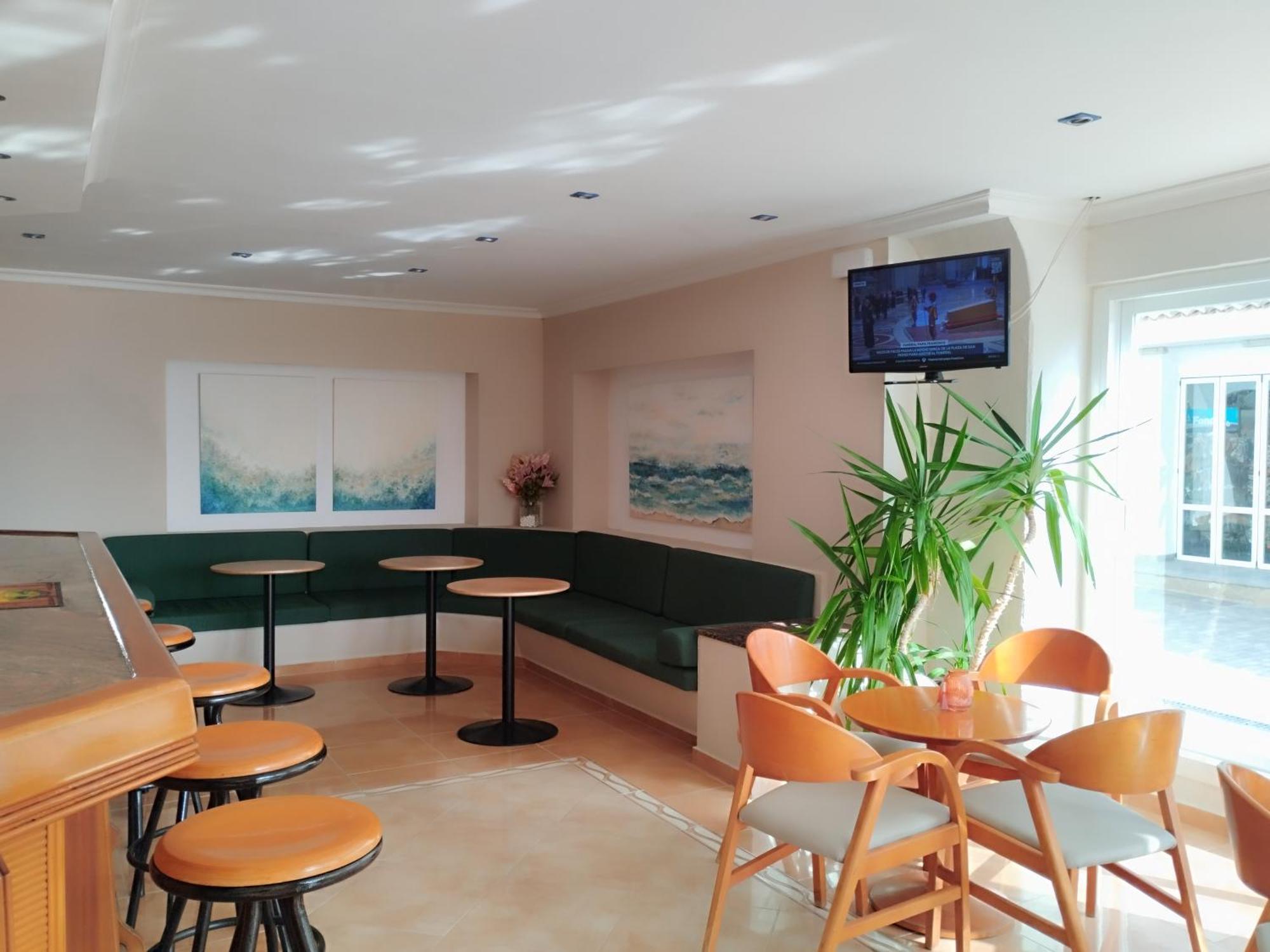 Hostal Mar Y Huerta Es Cana Eksteriør billede