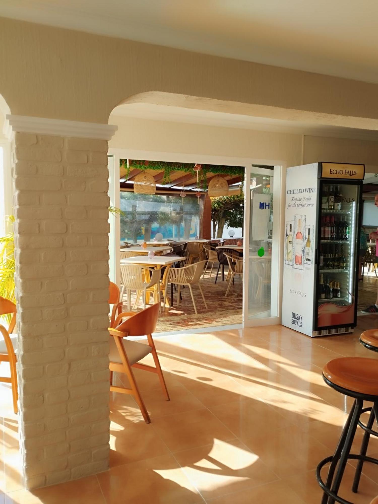 Hostal Mar Y Huerta Es Cana Eksteriør billede